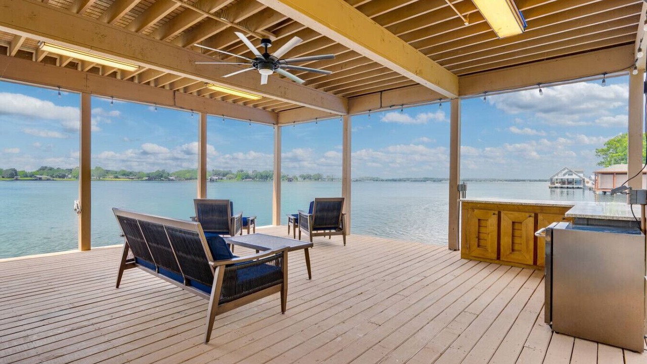 Photo of Patio Balcony in Dogwood
