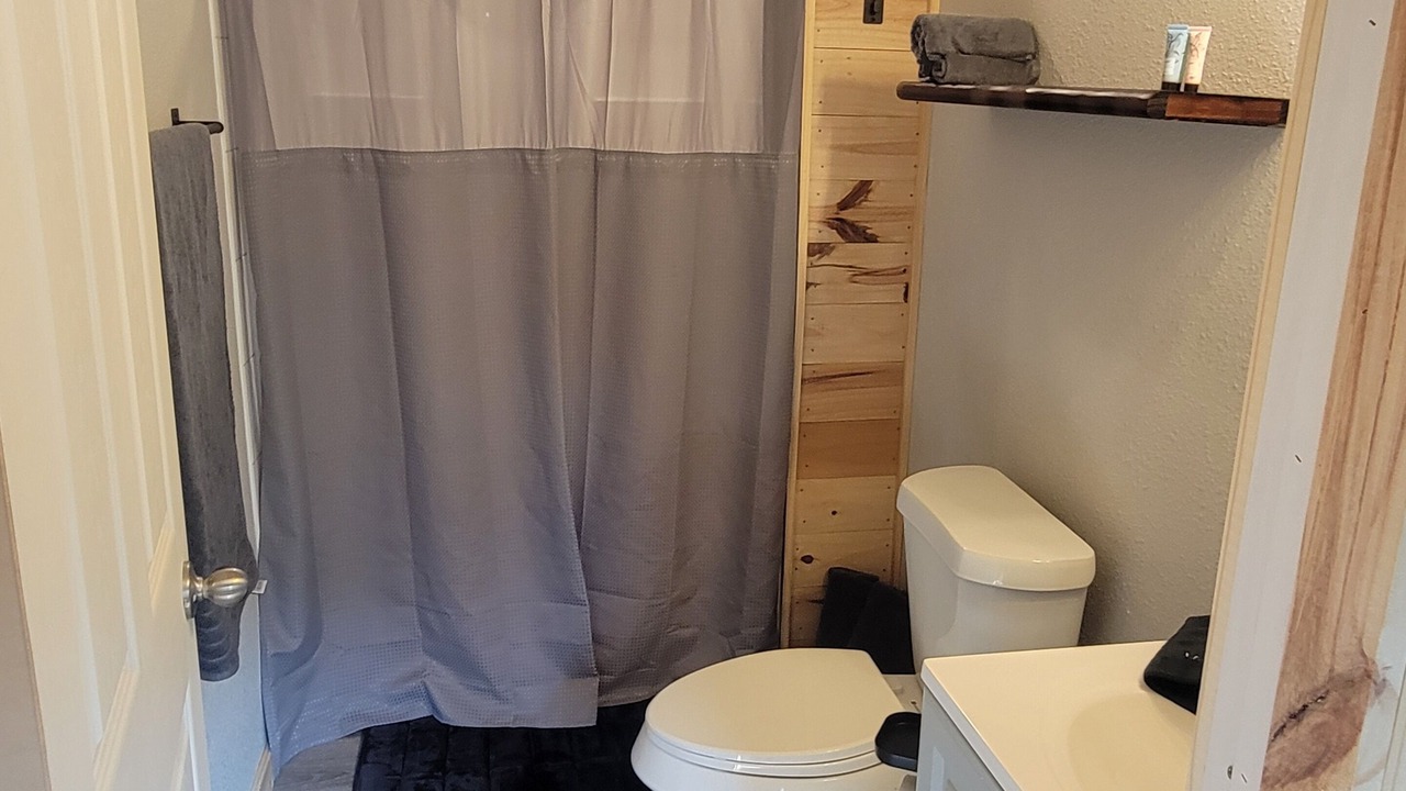 Photo of Bathroom in Laguna Park