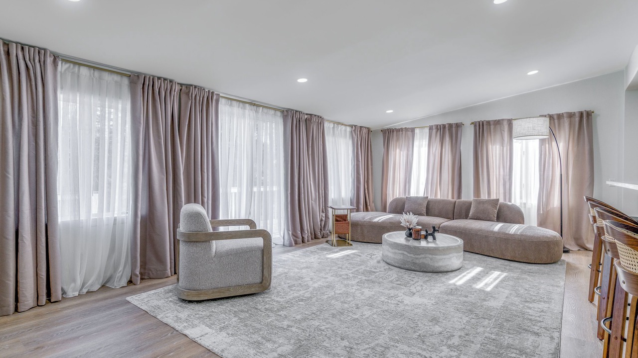 Photo of Livingroom in Tinton Falls