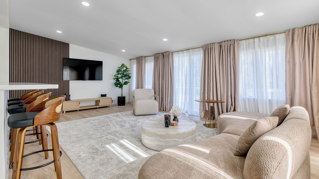 Photo of Livingroom in Tinton Falls