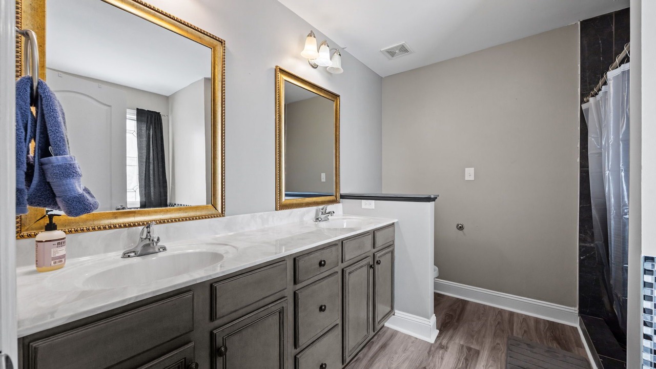 Photo of Bathroom in Olivia
