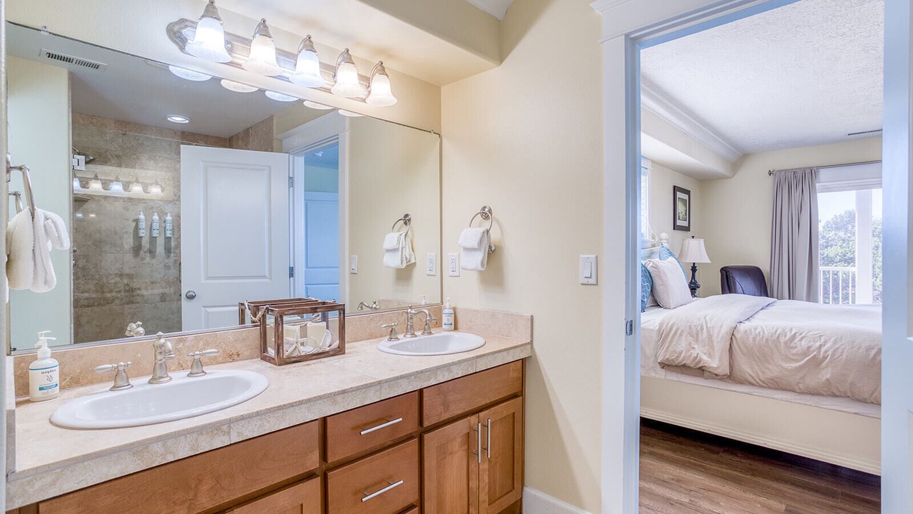 Photo of Bathroom in Rockaway Beach