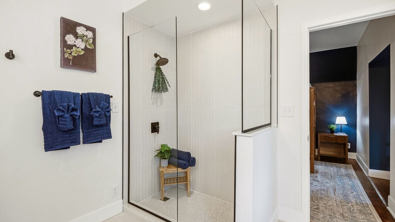 Photo of Bathroom in Tower Grove South