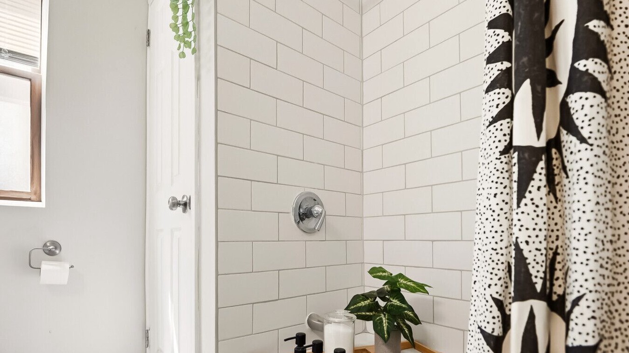 Photo of Bathroom in Tower Grove South