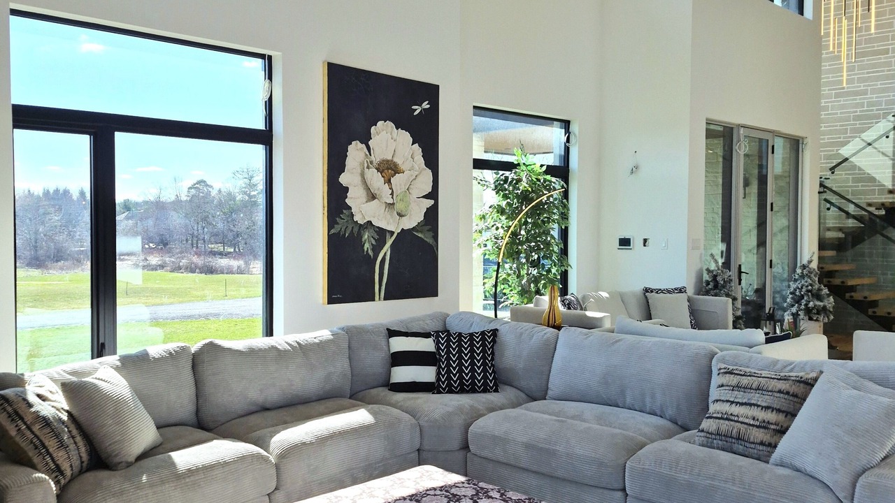 Photo of Livingroom in Milton