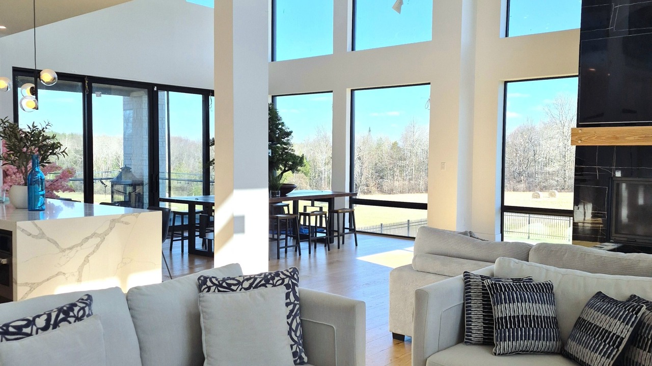 Photo of Livingroom in Milton