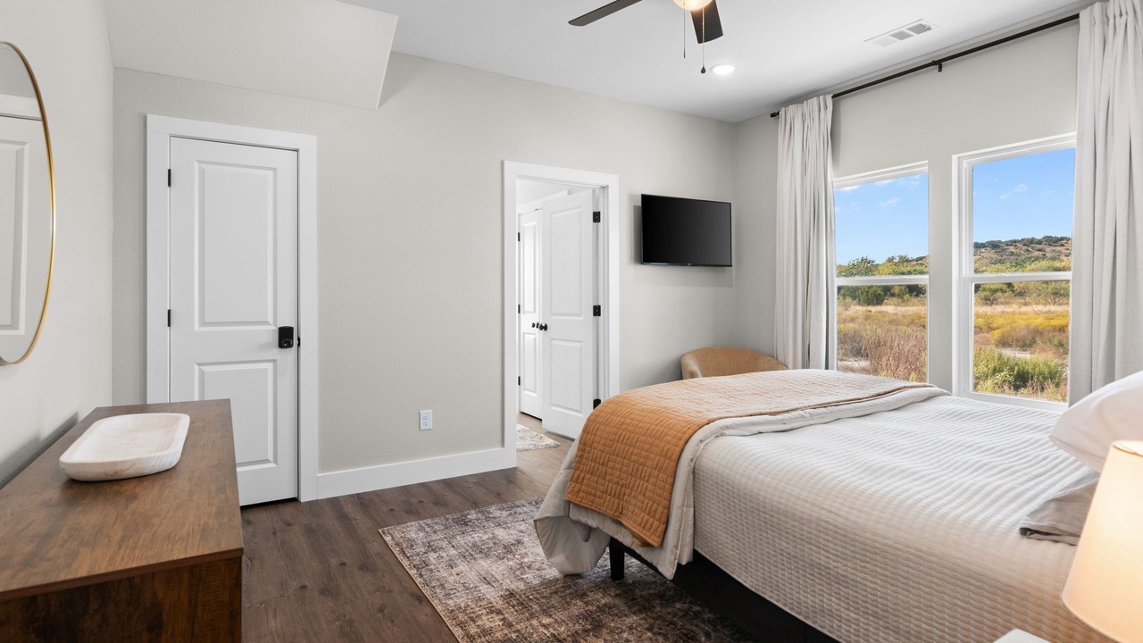 Photo of Bedroom in Glen Rose