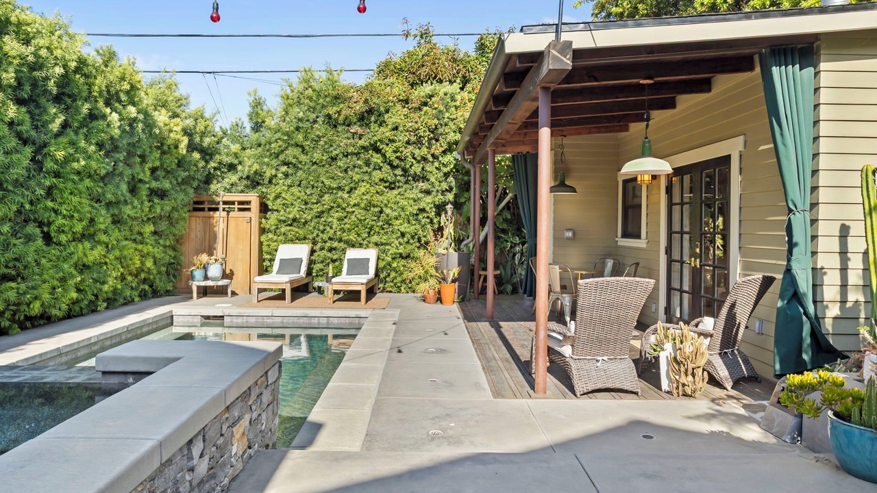 Photo of Outdoor in Hollywood