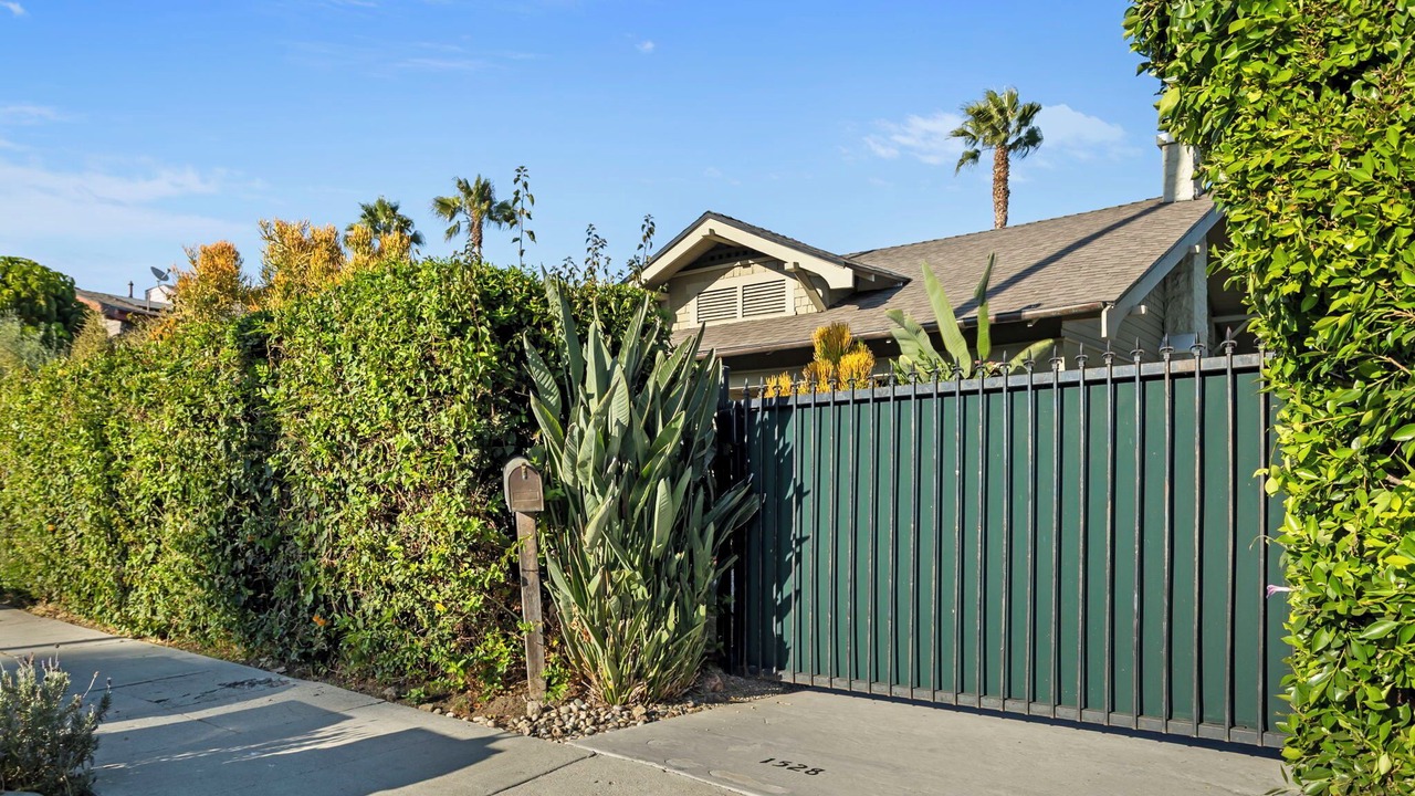 Photo of Outdoor in Hollywood