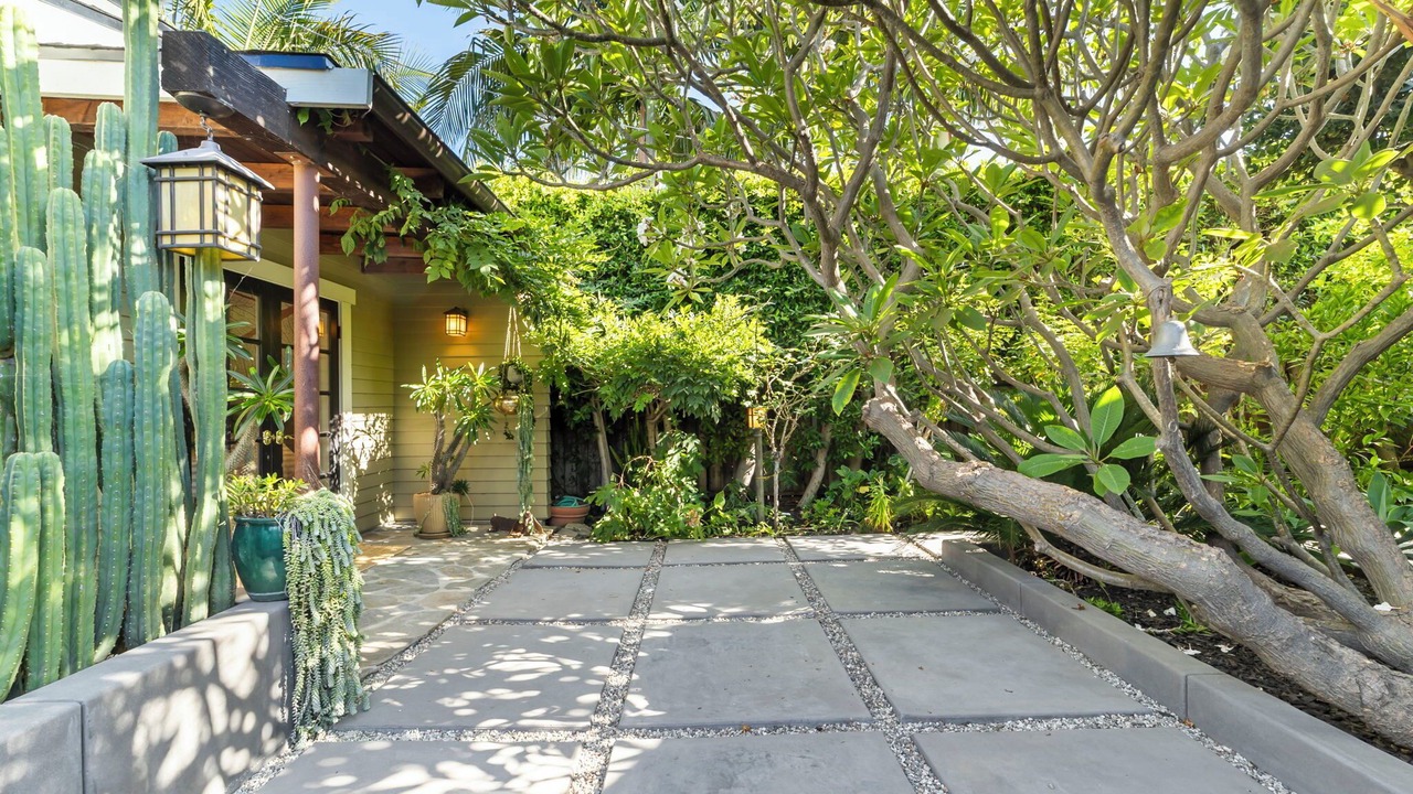 Photo of Outdoor in Hollywood