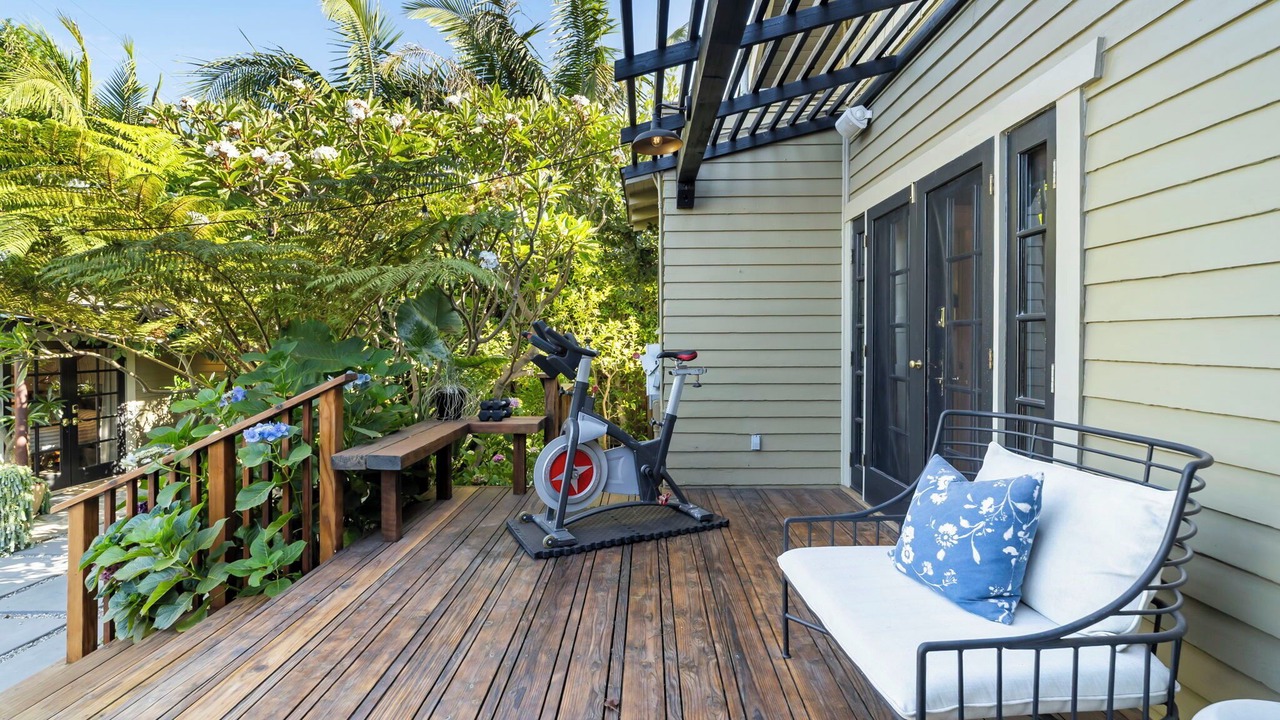 Photo of Patio Balcony in Hollywood