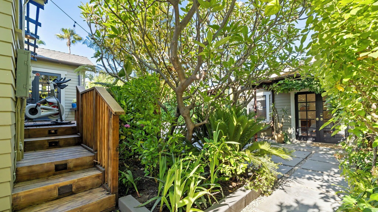 Photo of Outdoor in Hollywood