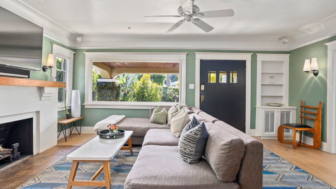 Photo of Livingroom in Hollywood