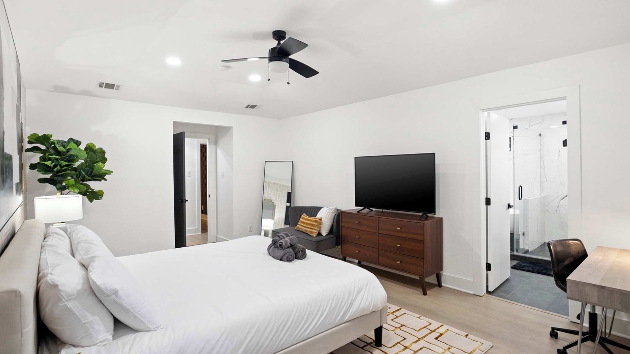 Photo of Bedroom in Far North Dallas