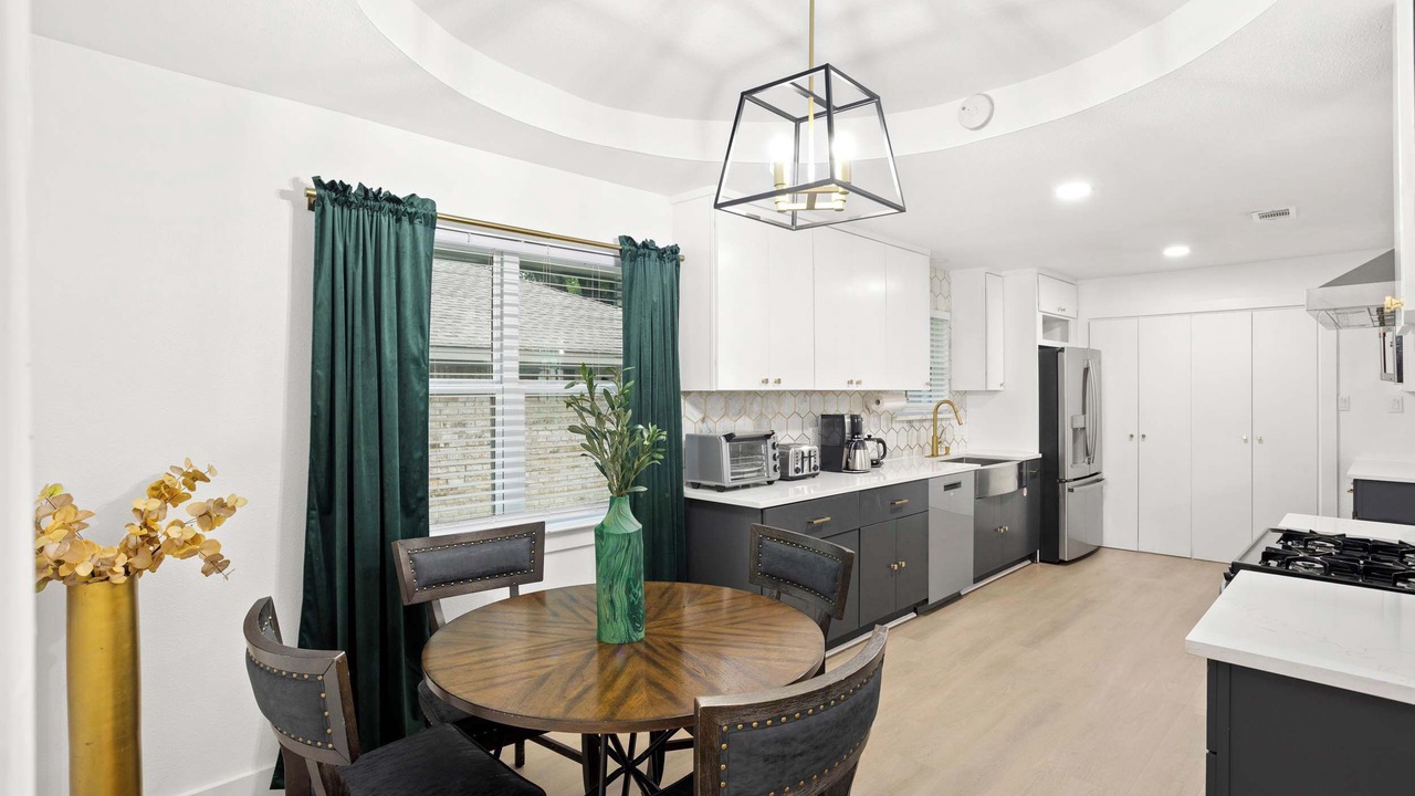 Photo of Kitchen in Far North Dallas