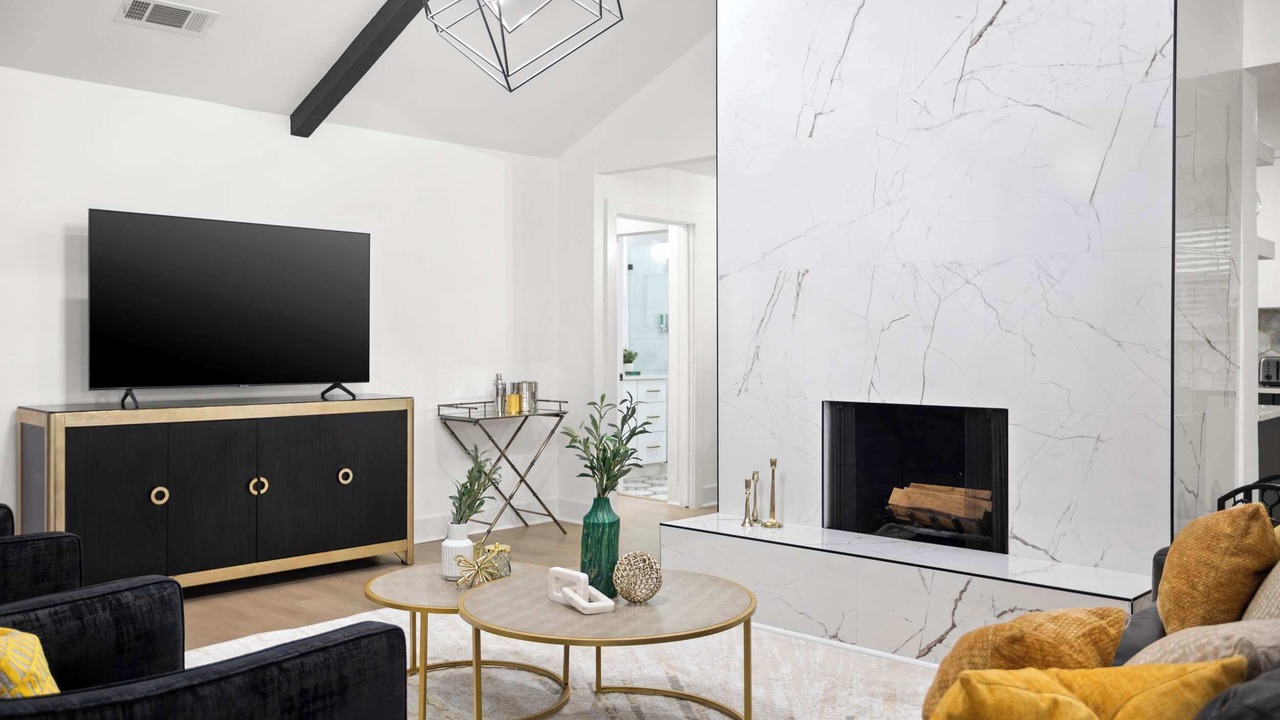 Photo of Livingroom in Far North Dallas