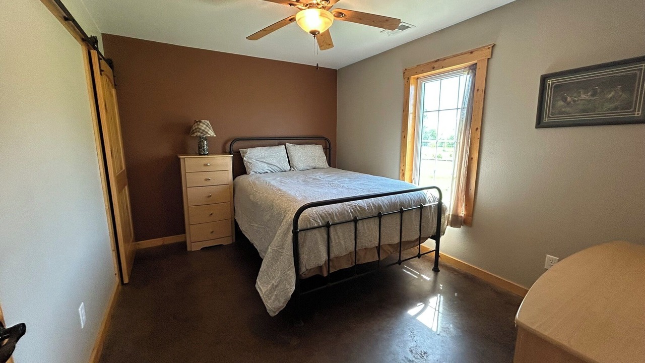 Photo of Bedroom in Peculiar