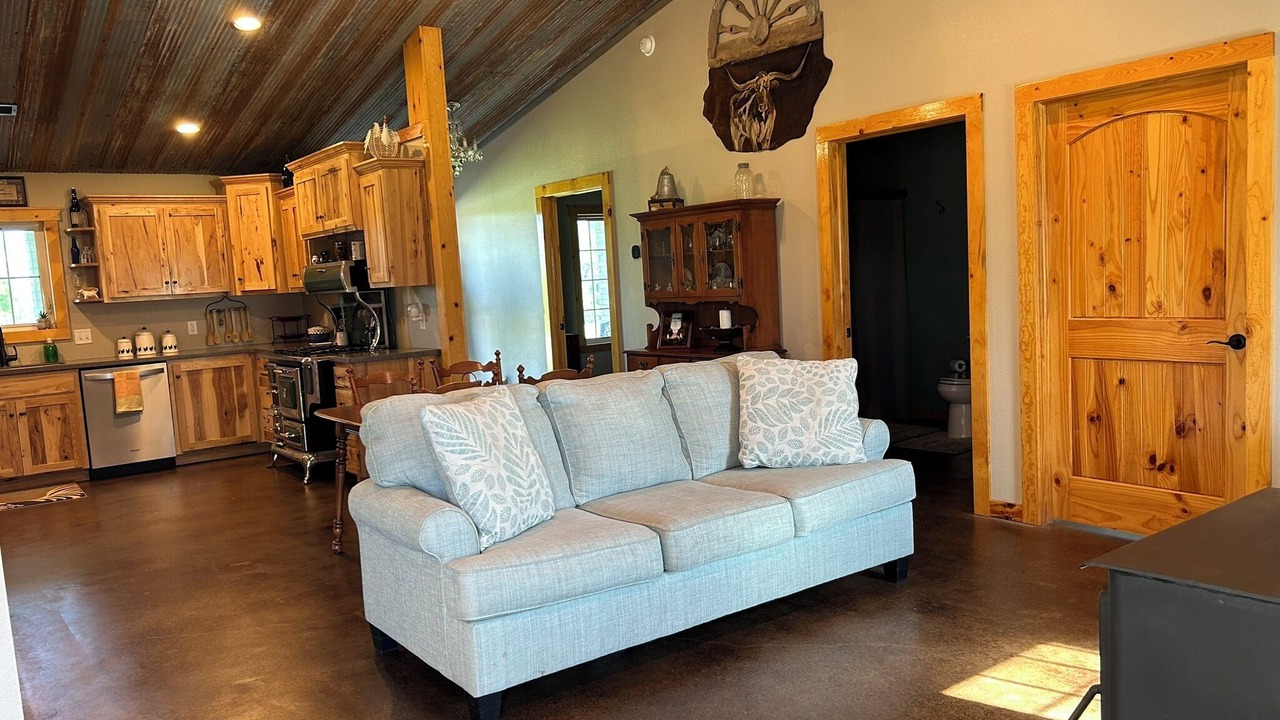 Photo of Livingroom in Peculiar