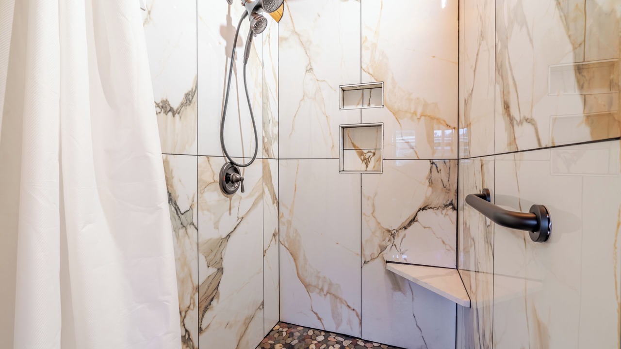 Photo of Bathroom in Gates