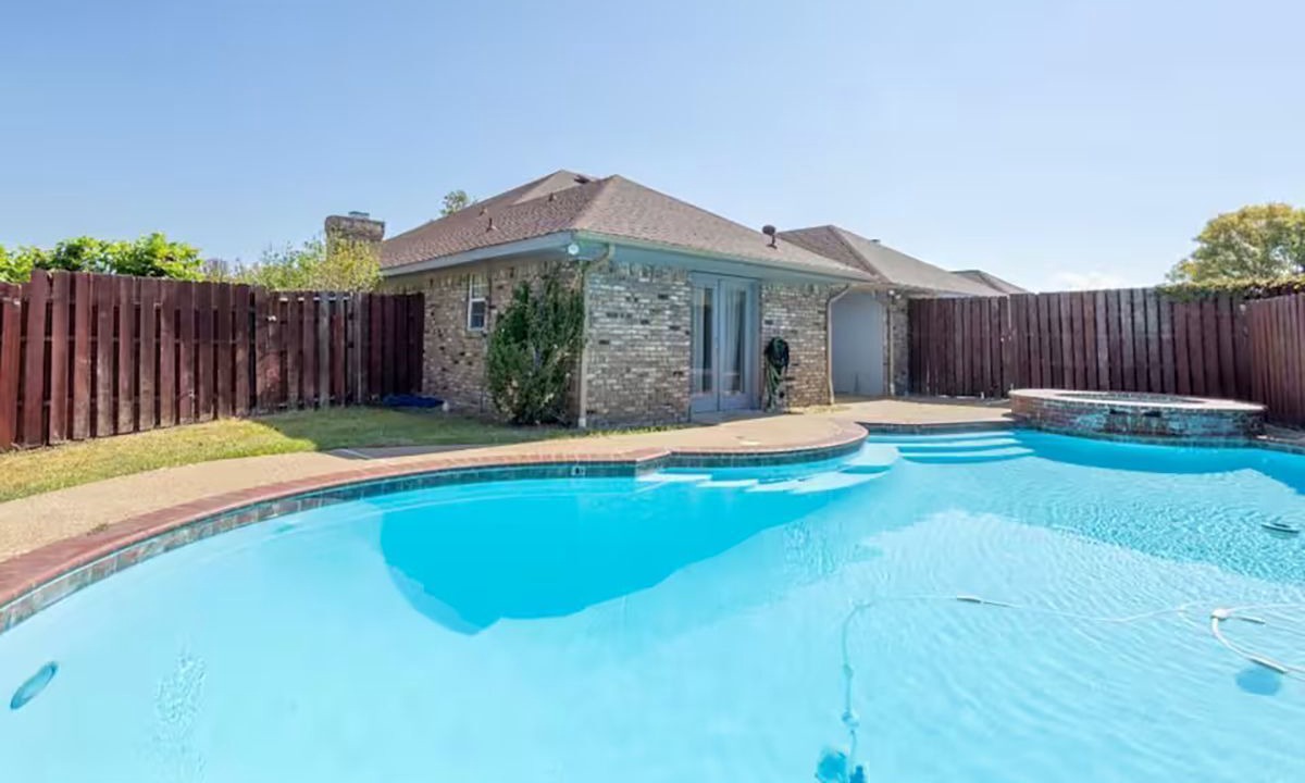 Photo of Outdoor in Garland