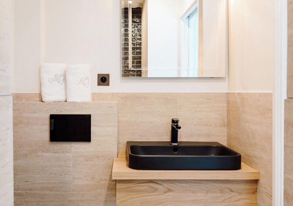 Photo of Bathroom in Barbizon