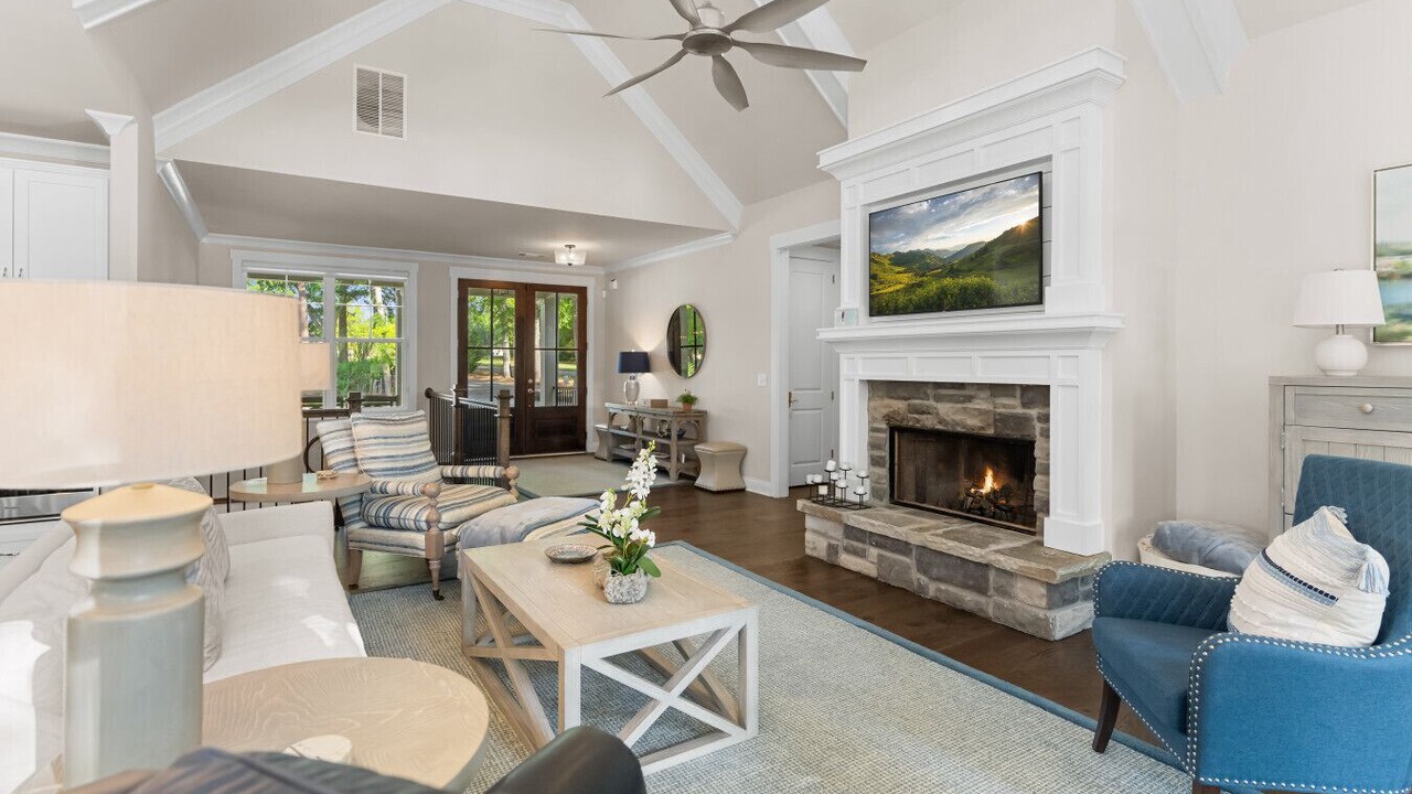 Photo of Livingroom in Lake Oconee