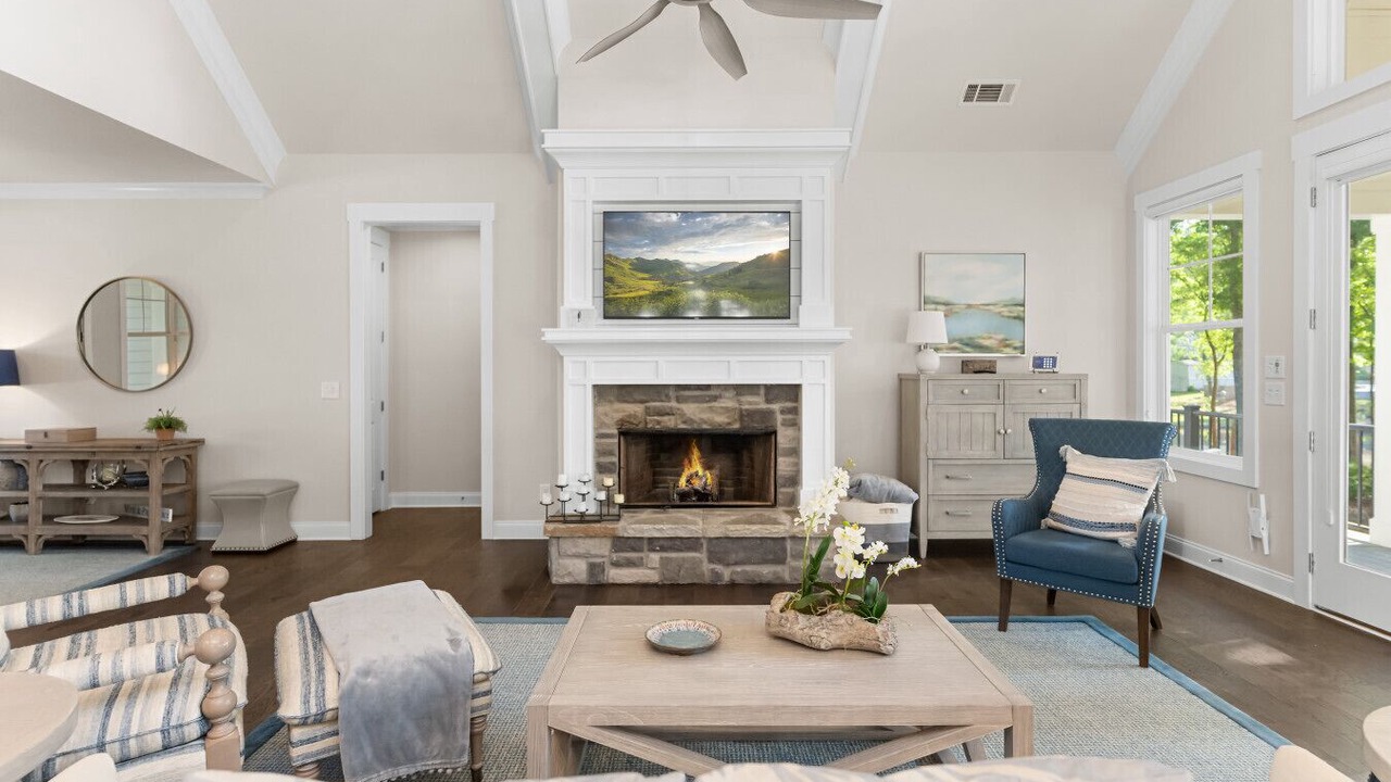 Photo of Livingroom in Lake Oconee