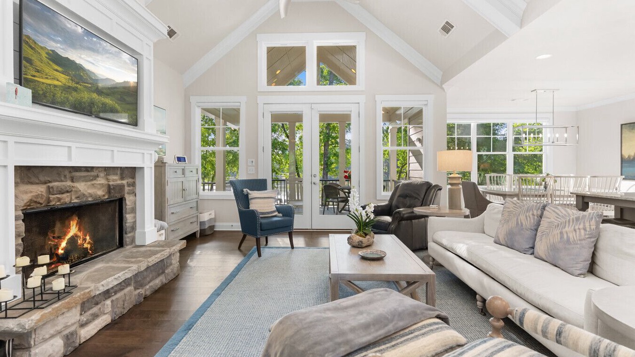 Photo of Livingroom in Lake Oconee