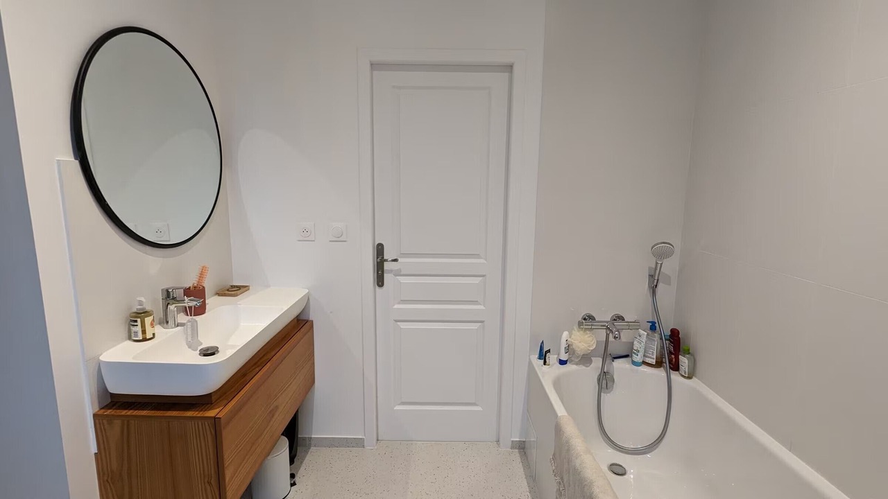 Photo of Bathroom in Clerieux