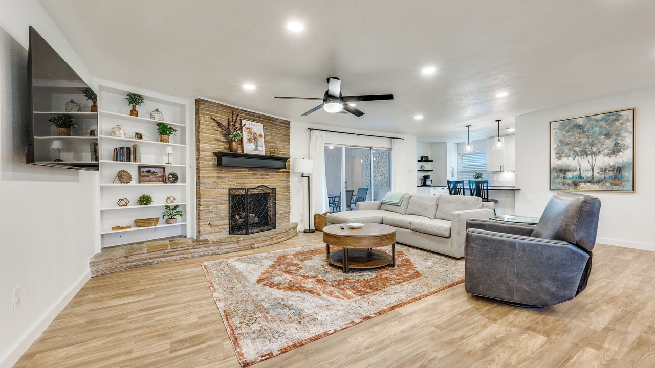 Photo of Livingroom in Farmers Branch