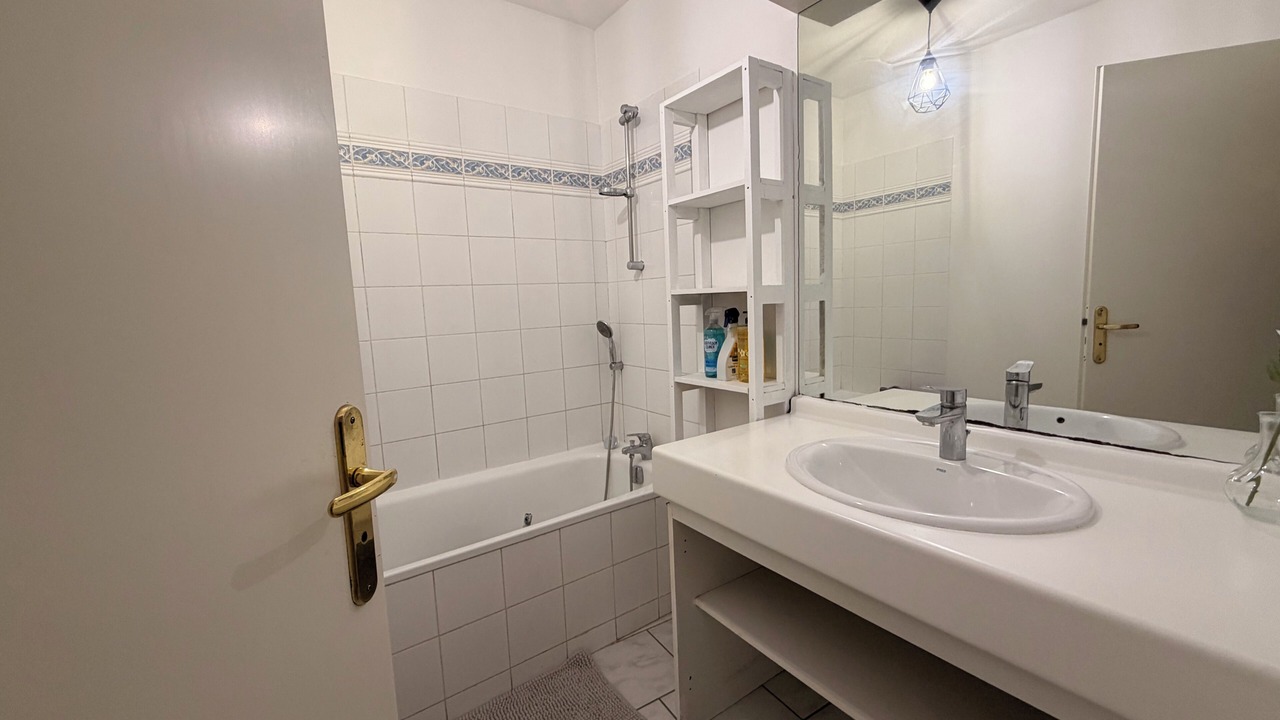 Photo of Bathroom in Lormont