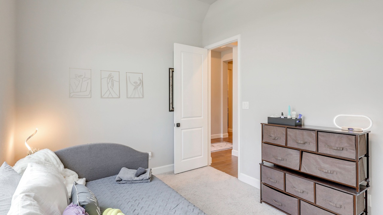Photo of Bedroom in Manor