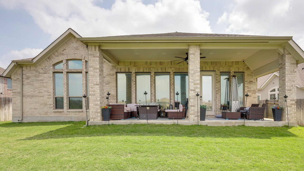 Photo of Patio Balcony in Manor
