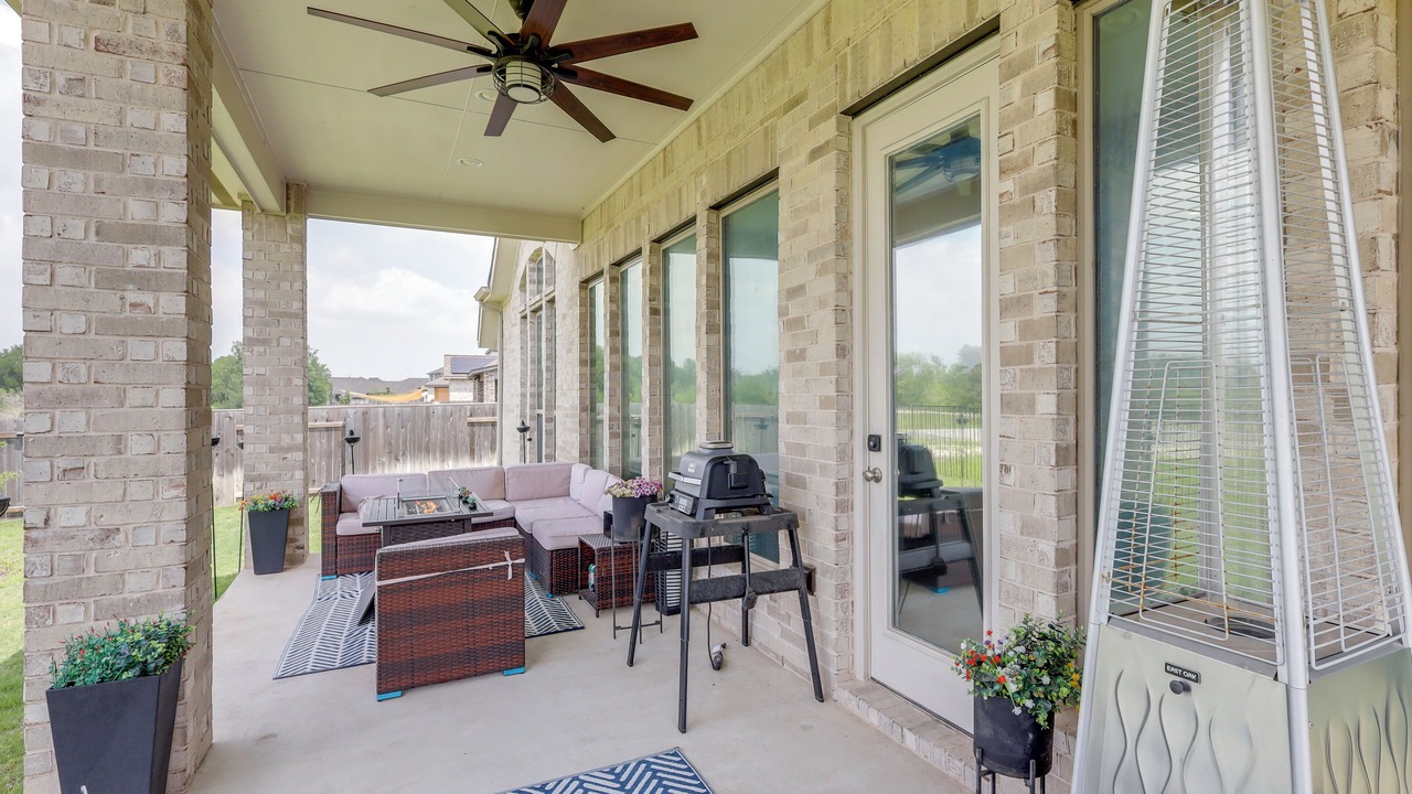 Photo of Outdoor in Manor