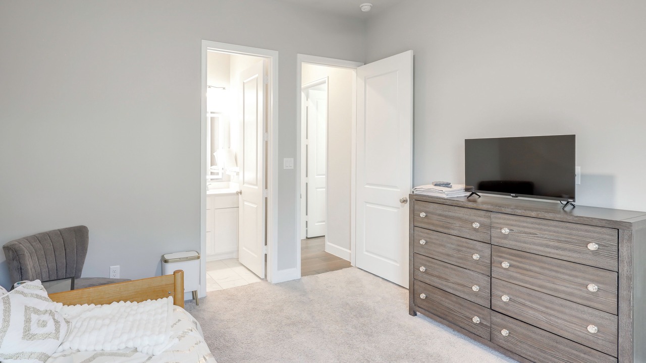 Photo of Bedroom in Manor