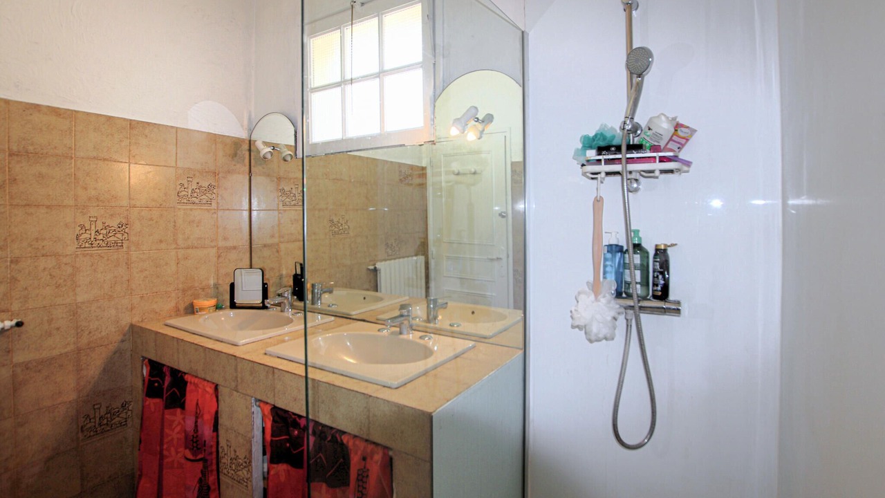 Photo of Bathroom in Saint-Marcel-d'Aredeche