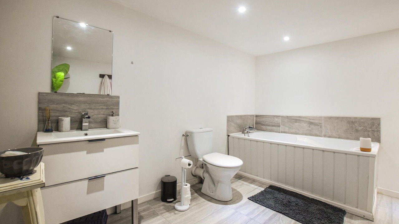 Photo of Bathroom in Sourdeval