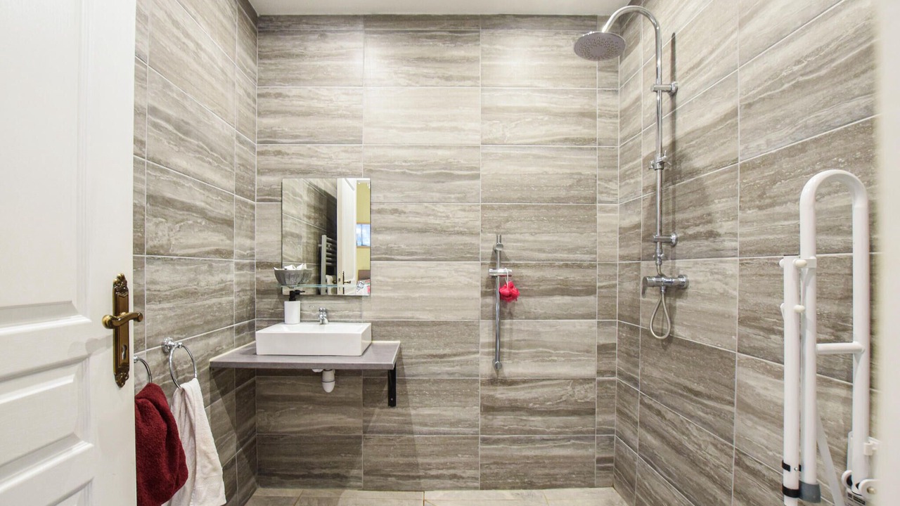 Photo of Bathroom in Sourdeval