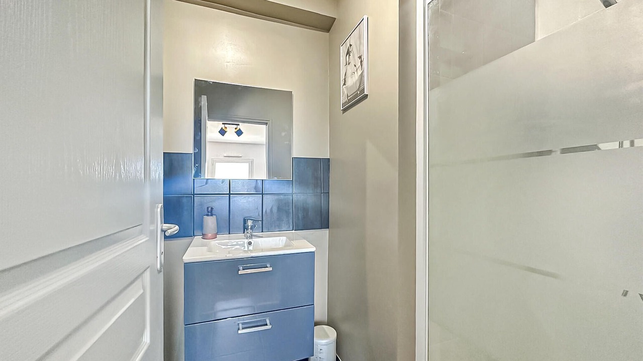 Photo of Bathroom in Le Vivier-sur-Mer