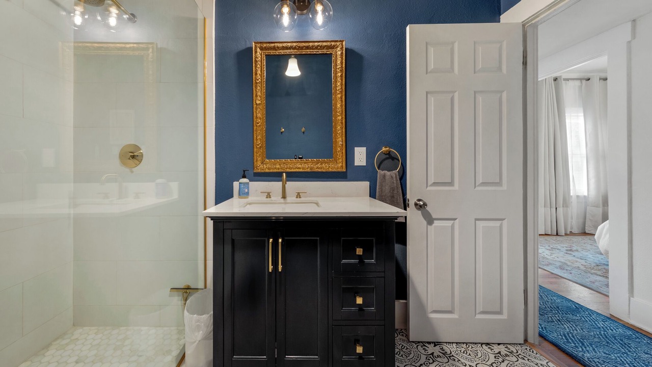 Photo of Bathroom in Armory Park