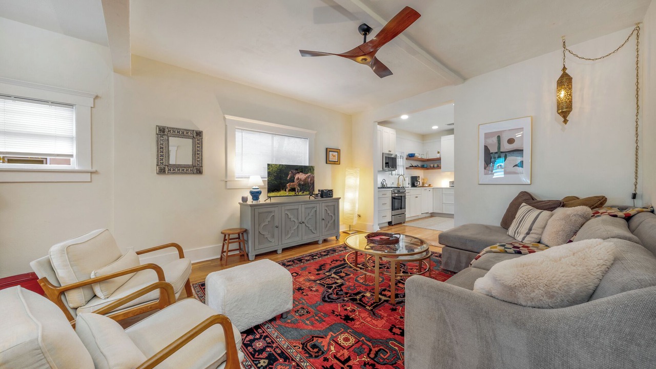 Photo of Livingroom in Armory Park