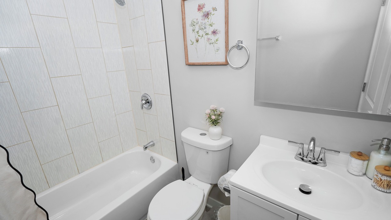 Photo of Bathroom in East Garfield Park