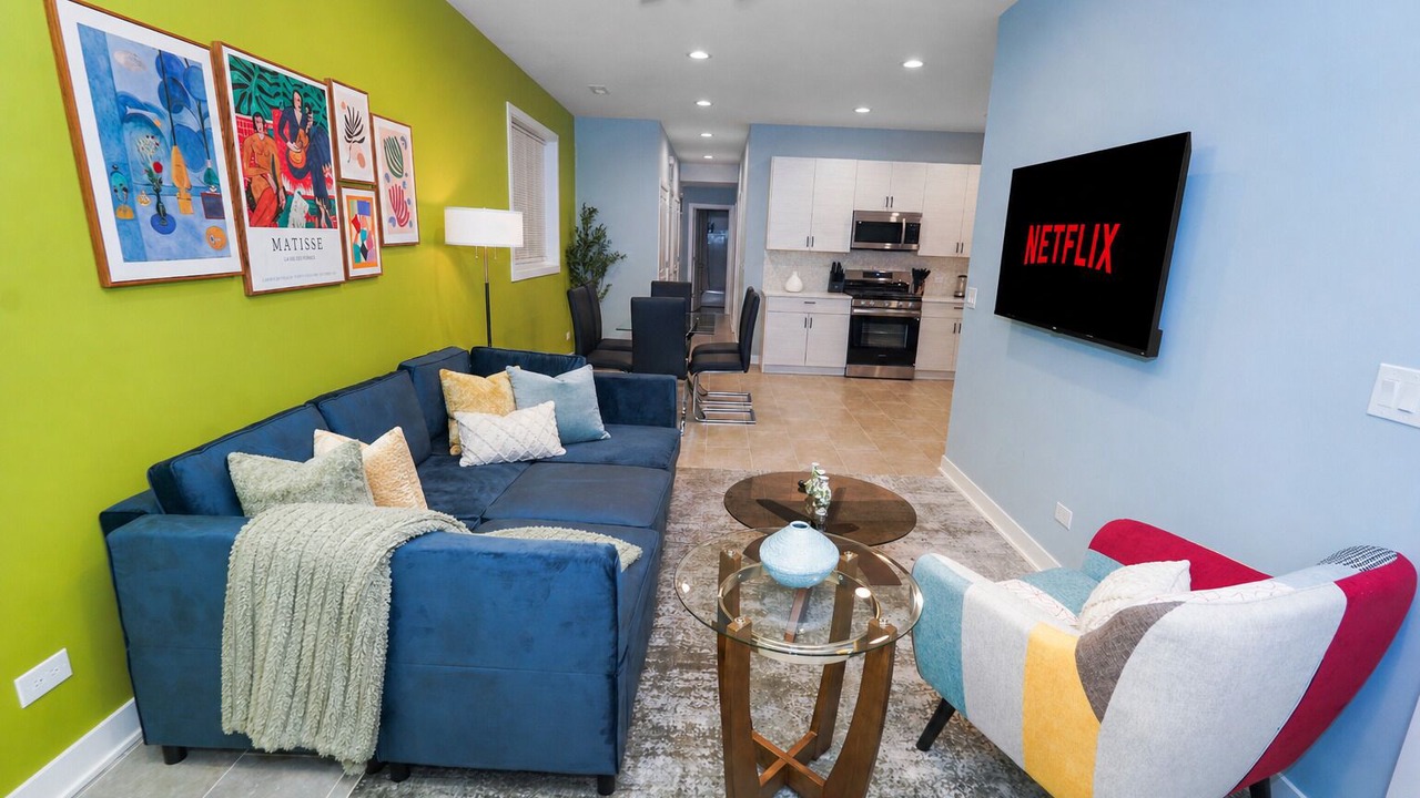 Photo of Livingroom in East Garfield Park