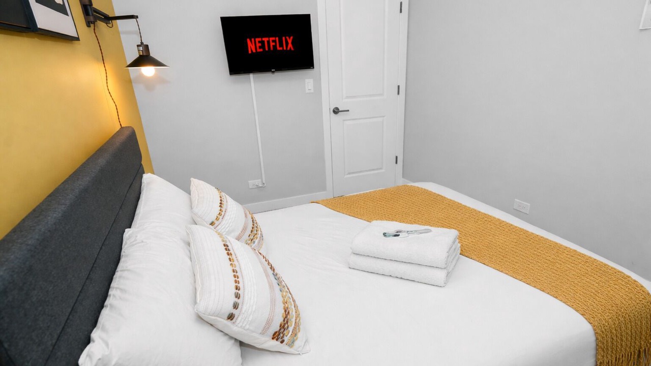 Photo of Bedroom in East Garfield Park