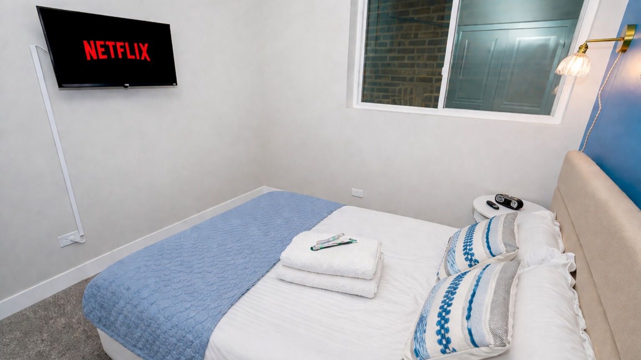 Photo of Bedroom in East Garfield Park