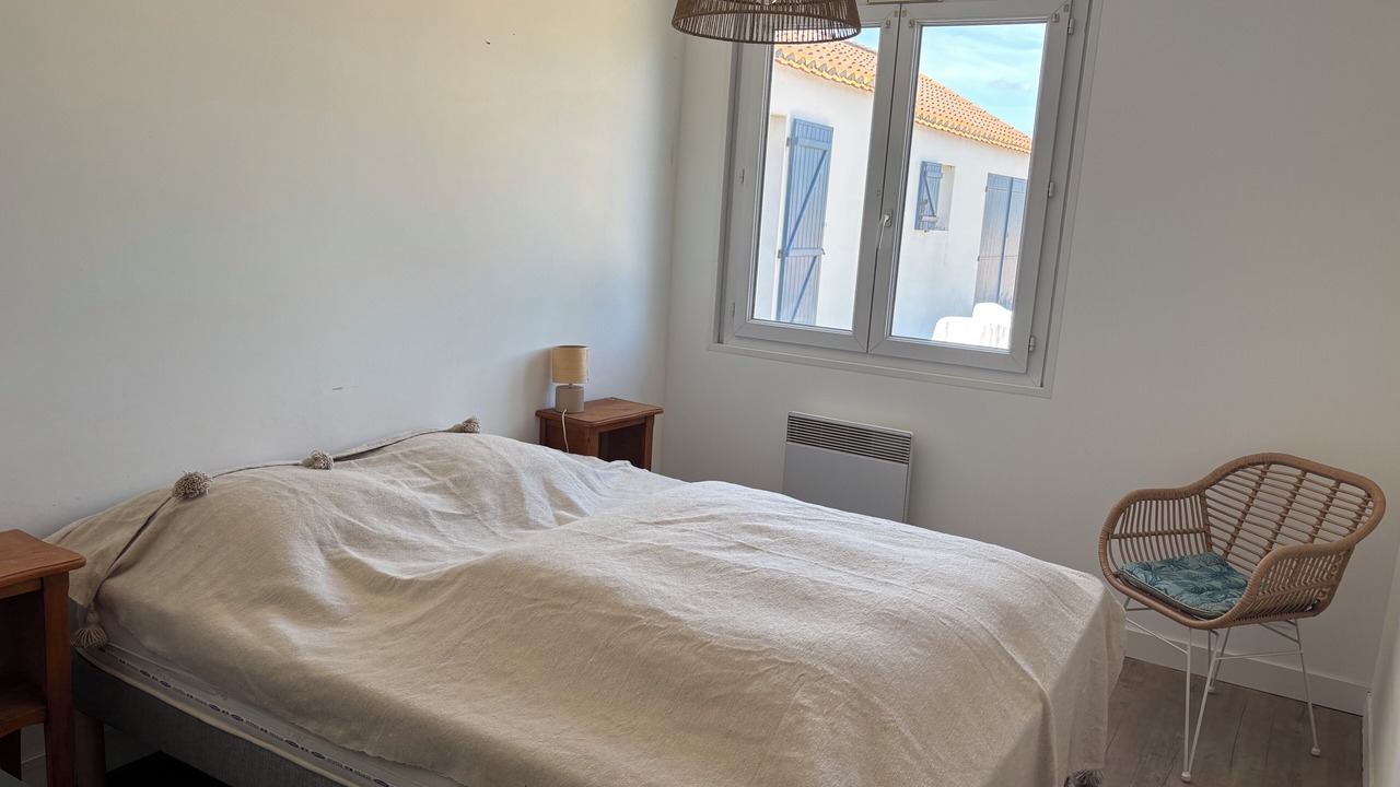 Photo of Bedroom in Brem Sur Mer