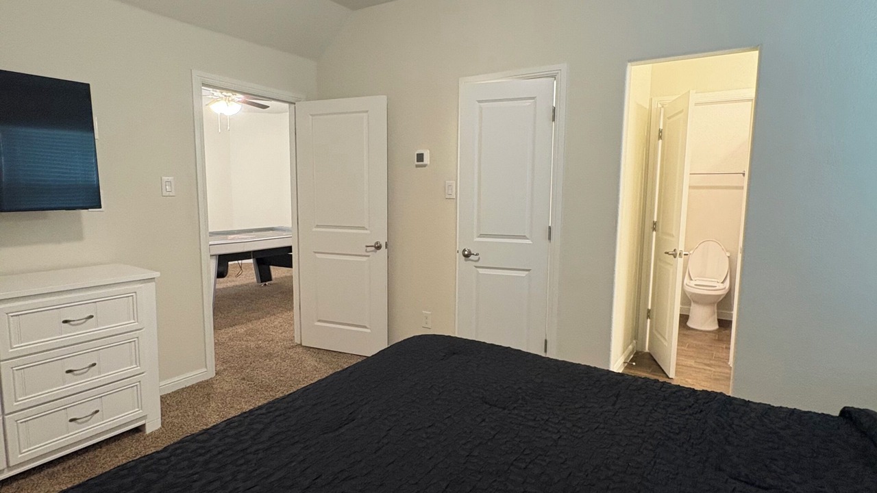 Photo of Bedroom in Central Arlington