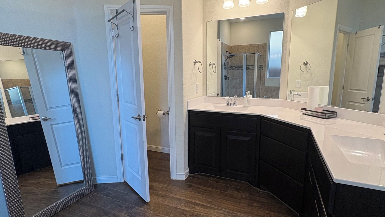 Photo of Bathroom in Central Arlington