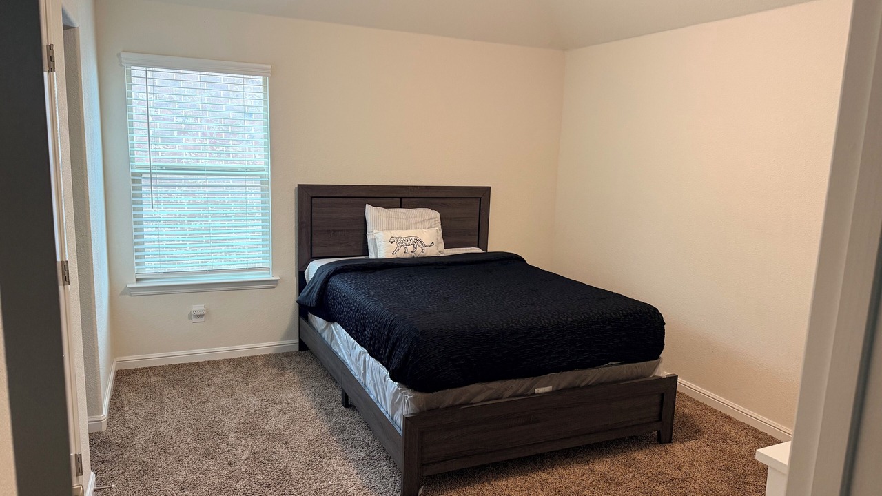Photo of Bedroom in Central Arlington