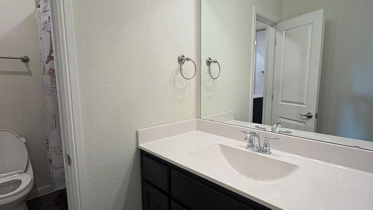 Photo of Bathroom in Central Arlington